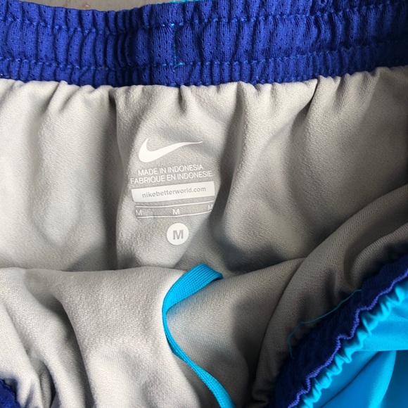 Nike women’s running shorts size M - Picture 3 of 4